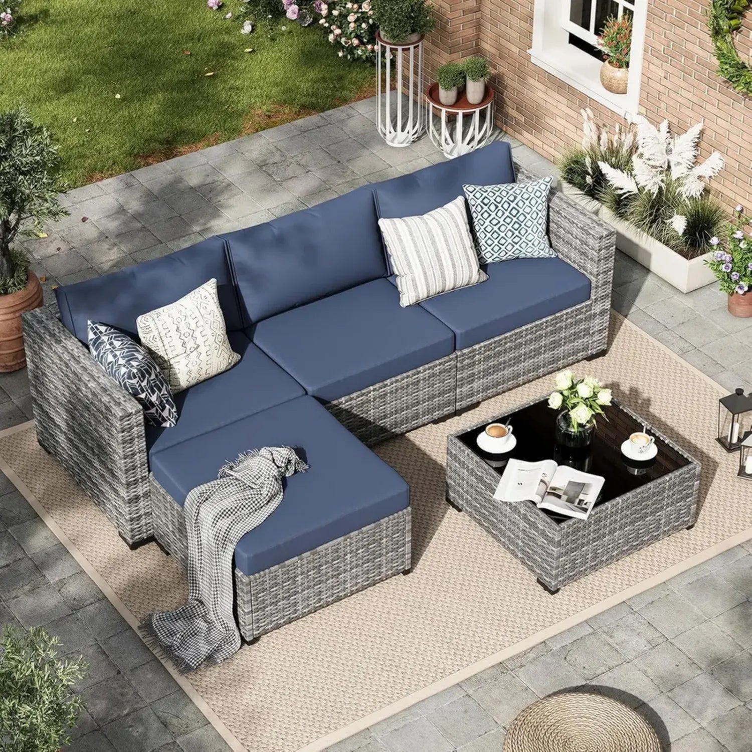 Amopatio Gartenmöbel-Set aus Polyrattan, 5-teiliges Lounge-Set mit Sofa, Sesseln und Glastisch, ideal für Garten und Terrasse, grau-meliert mit blauen Bezügen